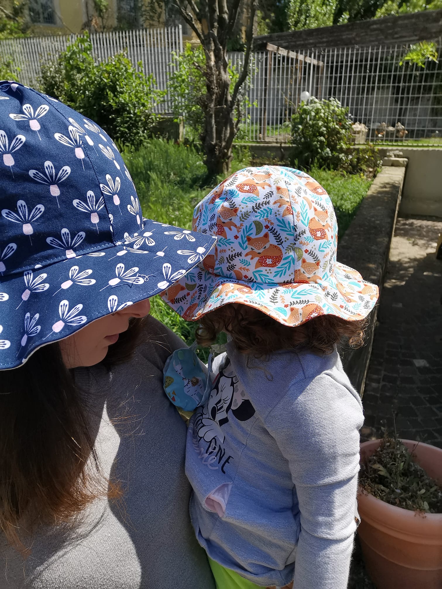 Cappellino CARTAMODELLO vintage nuova versione donna e bambina